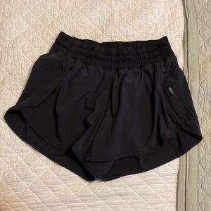 Lululemon black tracker shorts